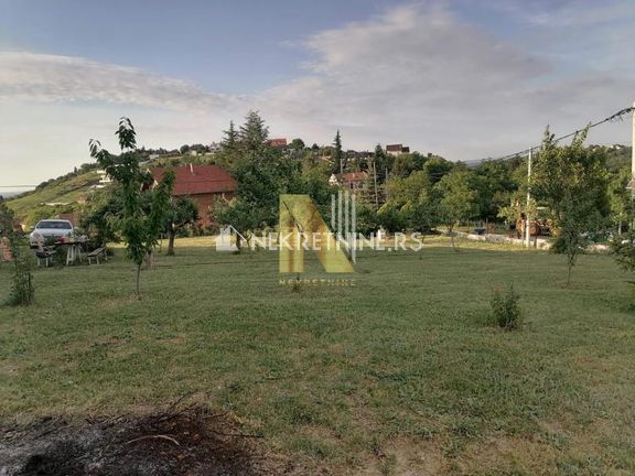 Na prodaju gradjevinsko zemljište - Čardak, Sremska Kamenica